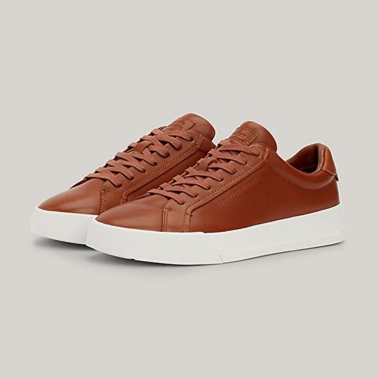 Tommy Hilfiger Court Best Cognac-Schuhe FM0FM05136GVI braun 1