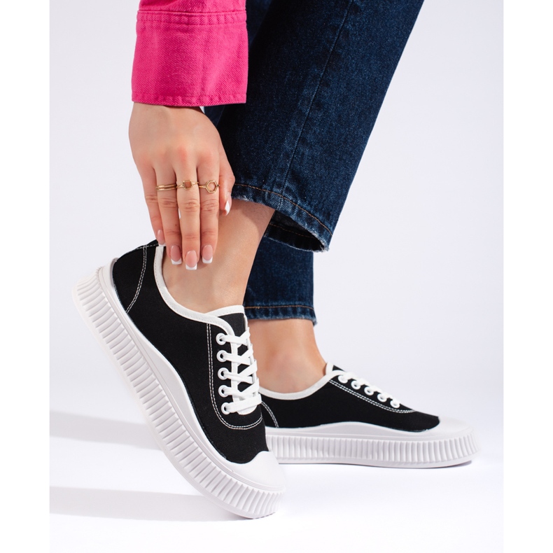 Schwarze Damen-Sneaker 1