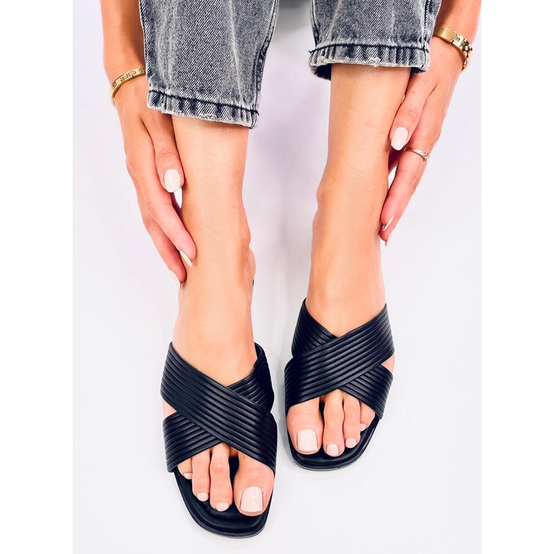 Fuzzy Schwarze Damenhausschuhe 1