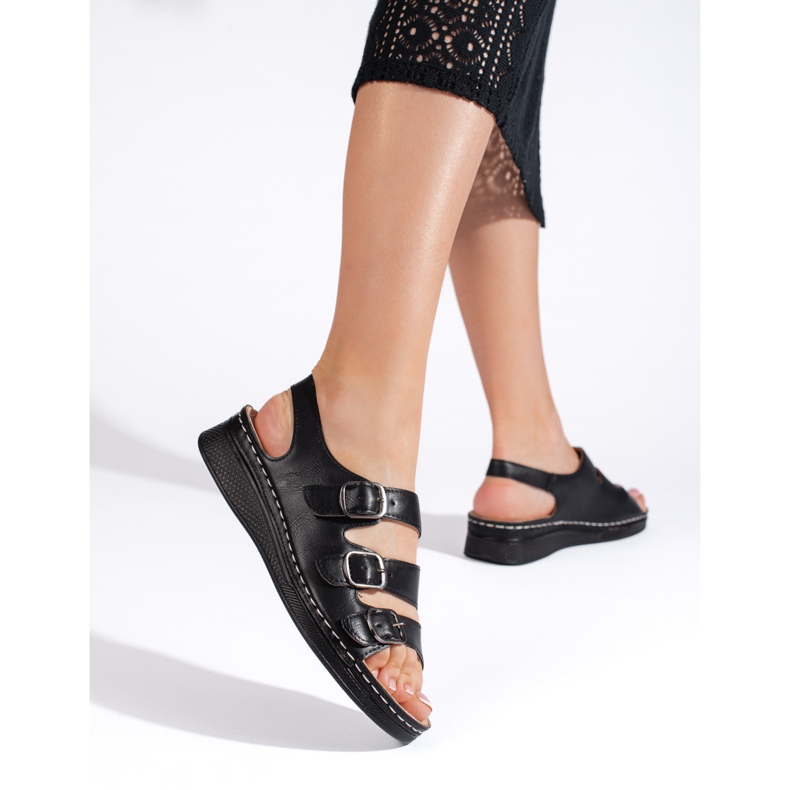 Schwarze Damensandalen mit Schnallen 1