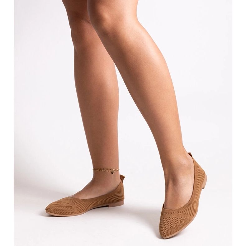 Ballerinas Wendana aus karamellfarbenem Stoff braun 1