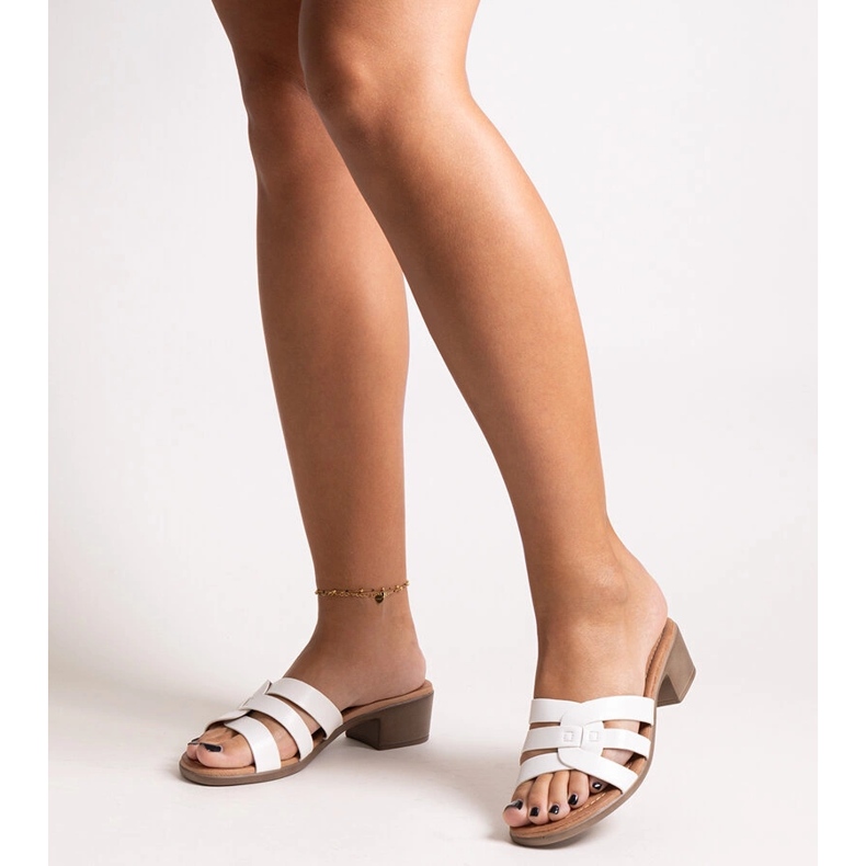 Weiße, hochhackige Pantoletten von Lidiene 1