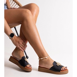 Schwarze Plateau-Slides mit Nibal-Schnalle 1