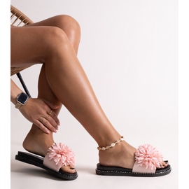 Rosa Flip-Flops mit Blumen von Levina 1