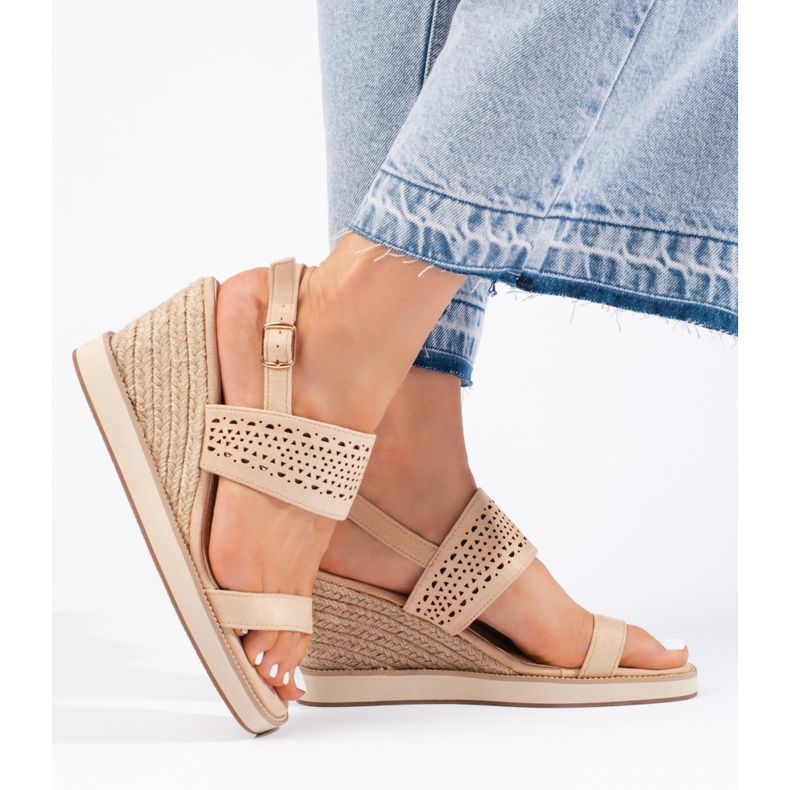 Beige Damen-Keilsandalen 1