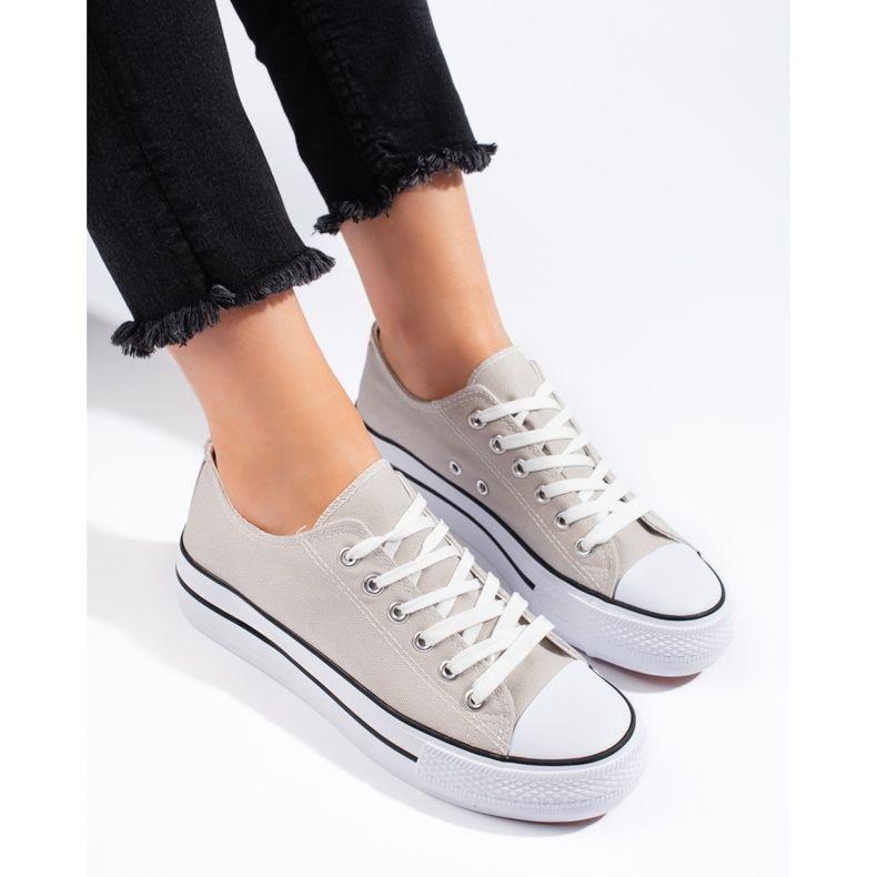 Klassische graue Damen-Sneaker 1