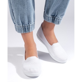 Damen-Slipper aus weißem Stoff 1