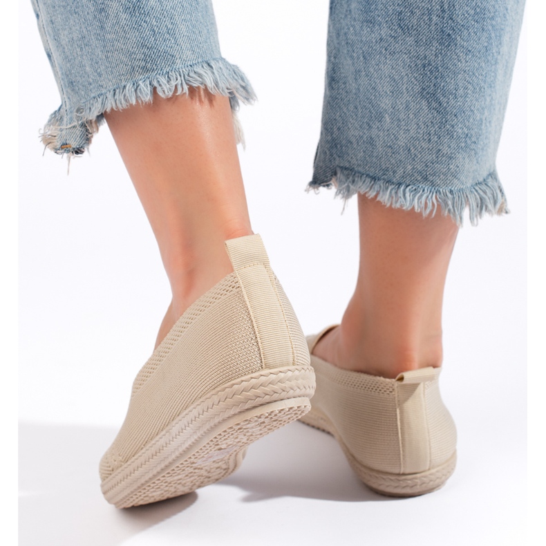 Damen-Slipper aus beigem Stoff 2