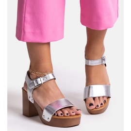 Silberne massive Adilar-Sandalen mit hohen Absätzen silber- 1