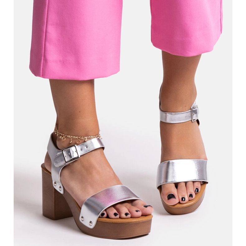 Silberne massive Adilar-Sandalen mit hohen Absätzen silber- 1