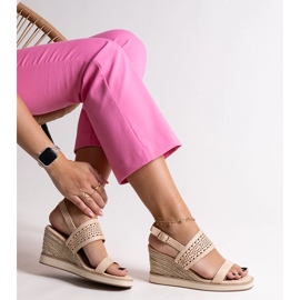 Beigefarbene Muhja-Keilsandalen 1