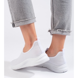 Sneaker aus weißem Textil 1