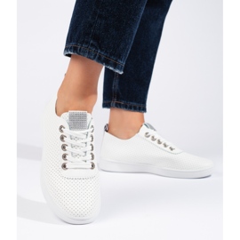 Durchbrochene weiße Turnschuhe für Damen 3