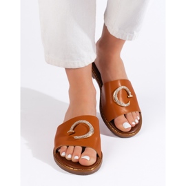 Kamelfarbene Damenpantoffeln mit dekorativem Element braun 1