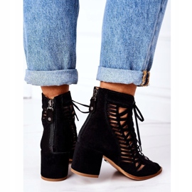 Durchbrochene Wildlederstiefel Maciejka 04040-01 Schwarz 2