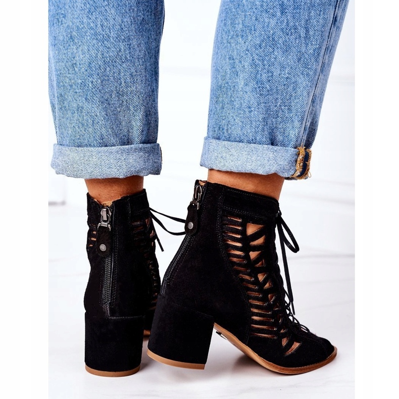 Durchbrochene Wildlederstiefel Maciejka 04040-01 Schwarz 2