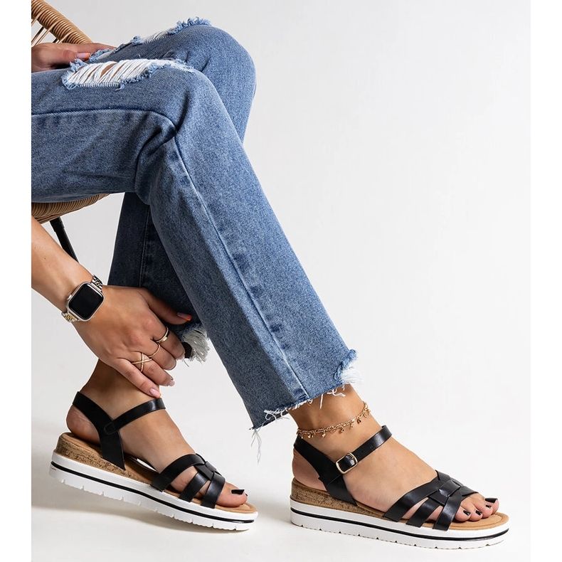 Schwarze Hikma-Sandalen mit niedrigem Keilabsatz 1