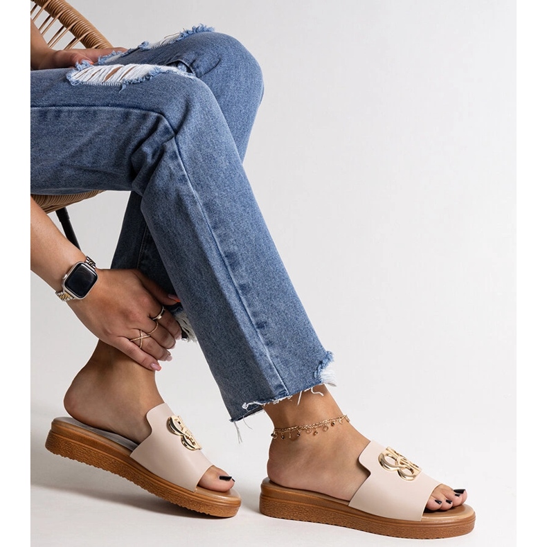 Beigefarbene Flip-Flops mit dekorativer Jinan-Schnalle 1