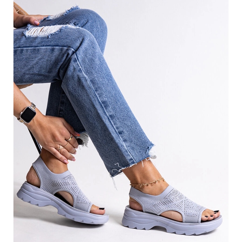 Plateausandalen aus grauem Stoff mit Delmare-Strasssteinen 1