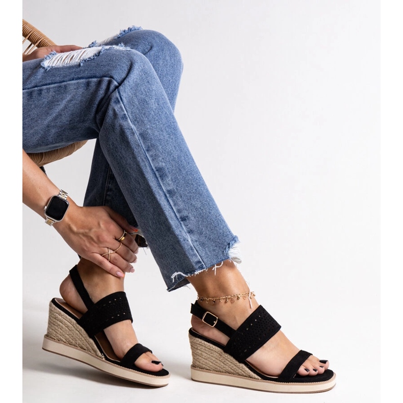 Schwarze Muhja-Keilsandalen 1