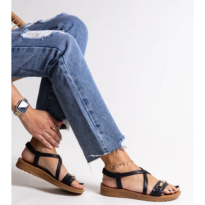 Schwarze Sandalen mit goldener Schnalle von Pamphila 1