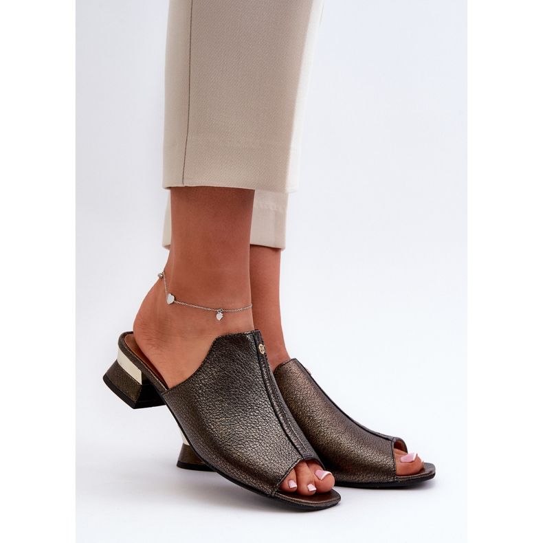 Elegante Damen-Flip-Flops aus Naturleder mit niedrigem Absatz Maciejka 06360-20 Graphit schwarz 1