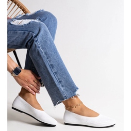 Weiße Ballerinas aus Stoff von Yafia 1