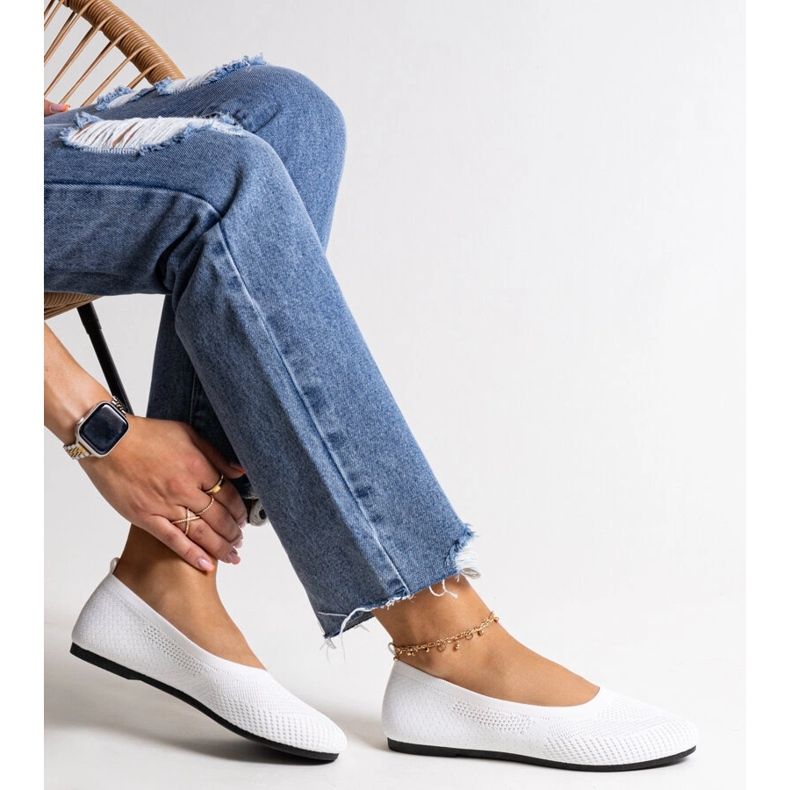 Weiße Ballerinas aus Stoff von Yafia 1