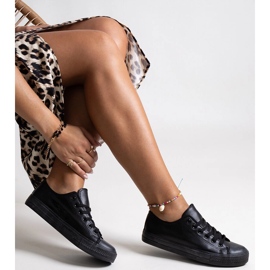 Schwarze Sneaker aus Öko-Leder von Mahasina 1