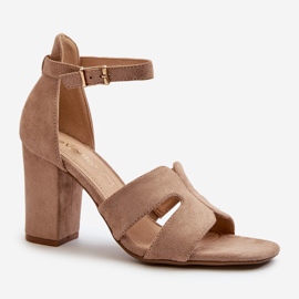 Modische High Heels aus Wildlederkamel braun 2