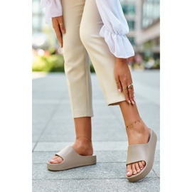 Braune Airaplea-Foam-Plateau-Flip-Flops für Damen beige 1