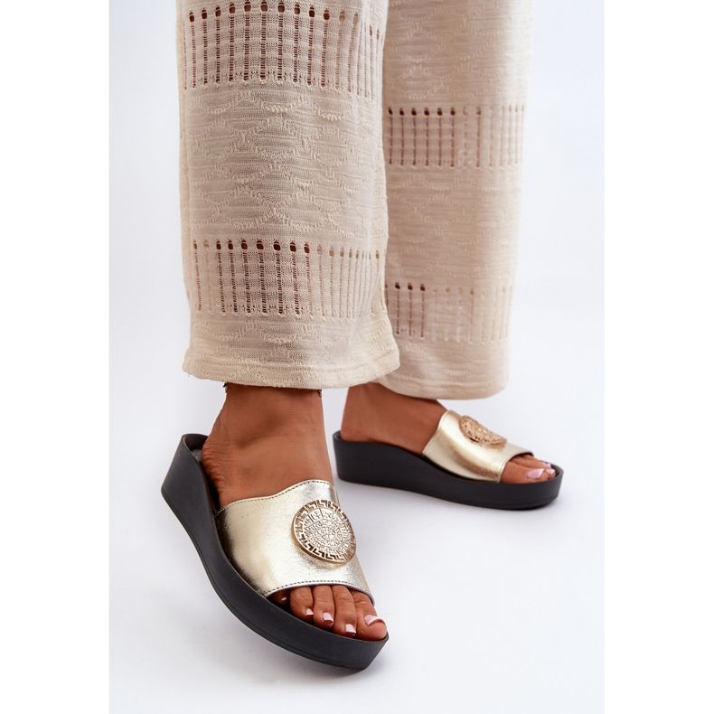 Zazoo 2920 Damen-Flip-Flops aus Leder mit Keilabsatz und goldenem Detail Gold 2