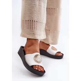 Zazoo 2920 Damen-Flip-Flops aus Leder mit Keilabsatz und goldenem Detail, Weiß 2