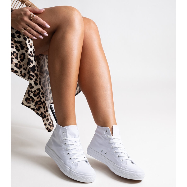 Bez marki Weiße High-Top-Sneaker von Adilah 1