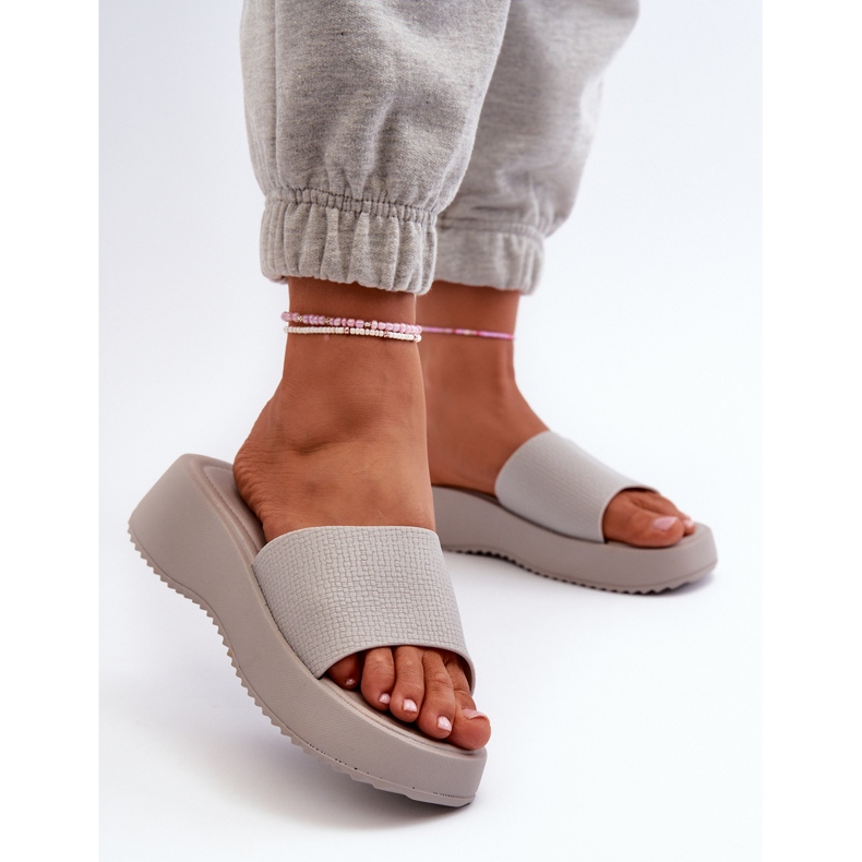 Damen-Flip-Flops mit Plateau und Keilabsatz in Grau von Vimarils 2