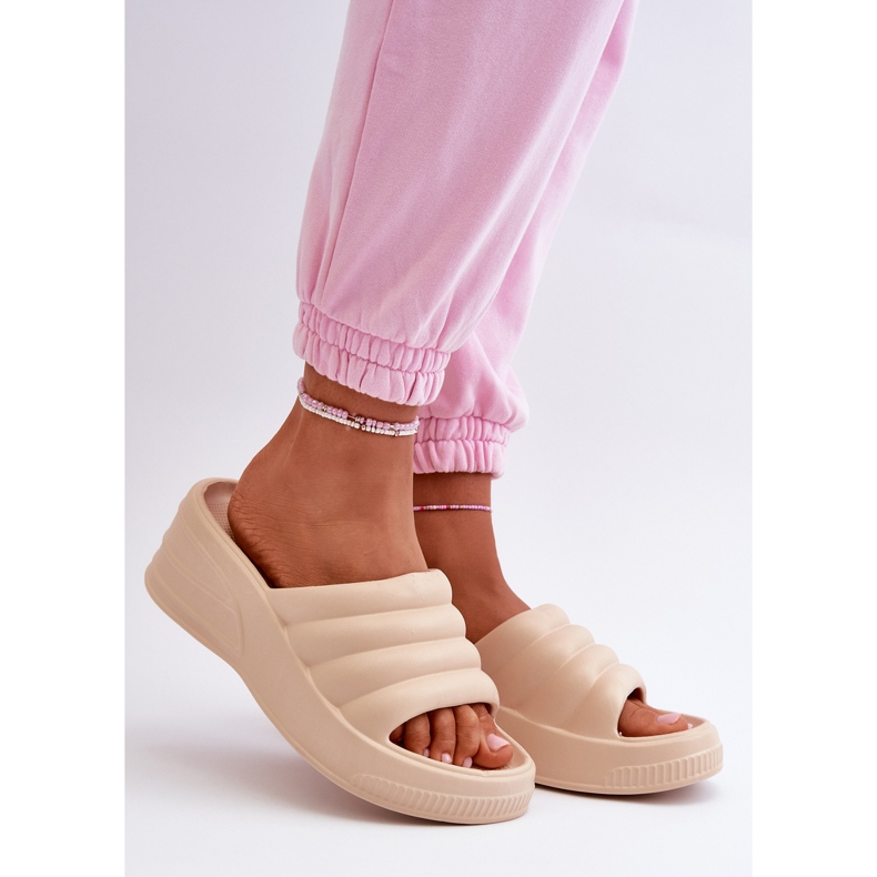 Leichte Damen-Flip-Flops aus Schaumstoff mit Keilabsatz und Plateau, beige Tendrea 1