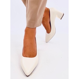 Kerrigan Beige Pumps mit hohem Absatz 1