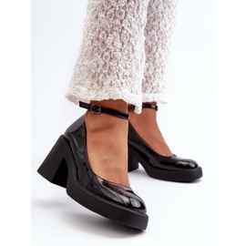 Schwarze Lackpumps mit massiven Absätzen Effiba 2