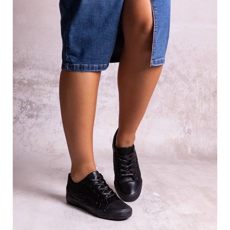 Bez marki Schwarze, durchbrochene Safune-Sneaker 1