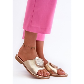Damen-Flip-Flops mit flachem Absatz und goldener Rivashea-Verzierung 1