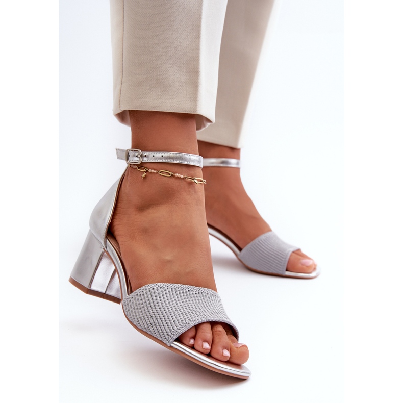 Damensandalen mit hohem Absatz in Silber von Desvia 2