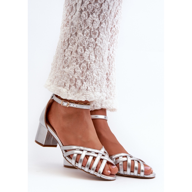 Damen-Sandalen aus Öko-Leder mit niedrigem Absatz in Silber von Monsha 1