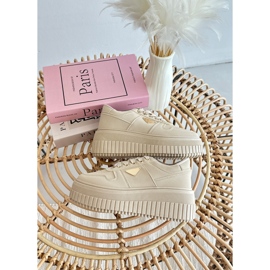 Beigefarbene Chrisstin Damen-Sneaker aus Öko-Leder auf einer massiven Plattform 1