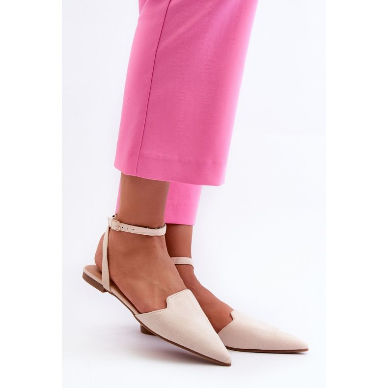 Schnür-Ballerinas aus Öko-Wildleder mit spitzen Zehen in Hellbeige von Ellesara 2