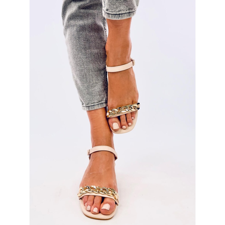 Daphne Beige Sandalen mit niedrigem Absatz 1