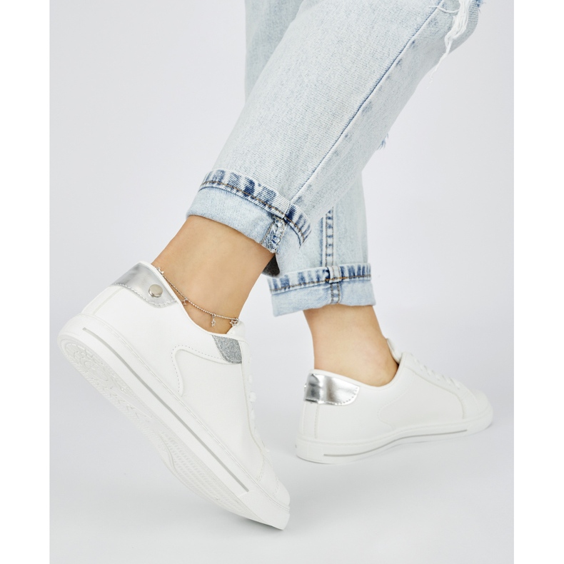 Klassischer Sportschuh für Damen weiß 1