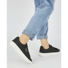 Schwarze klassische Sportschuhe 2