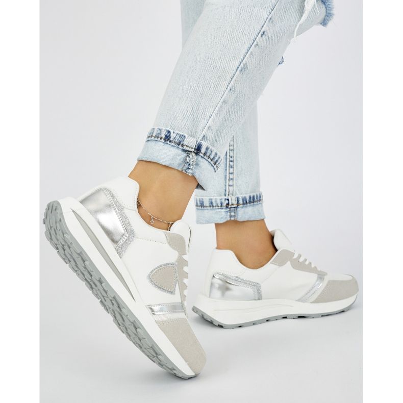 Weiße Sportschuhe für Damen 2