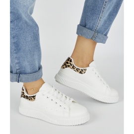 Weiße Damen-Sneaker mit Leopardenmuster 2