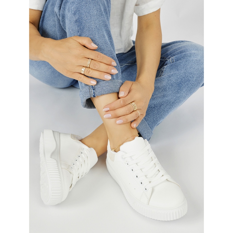 Weiße Damen-Sneaker mit beigem Element 1